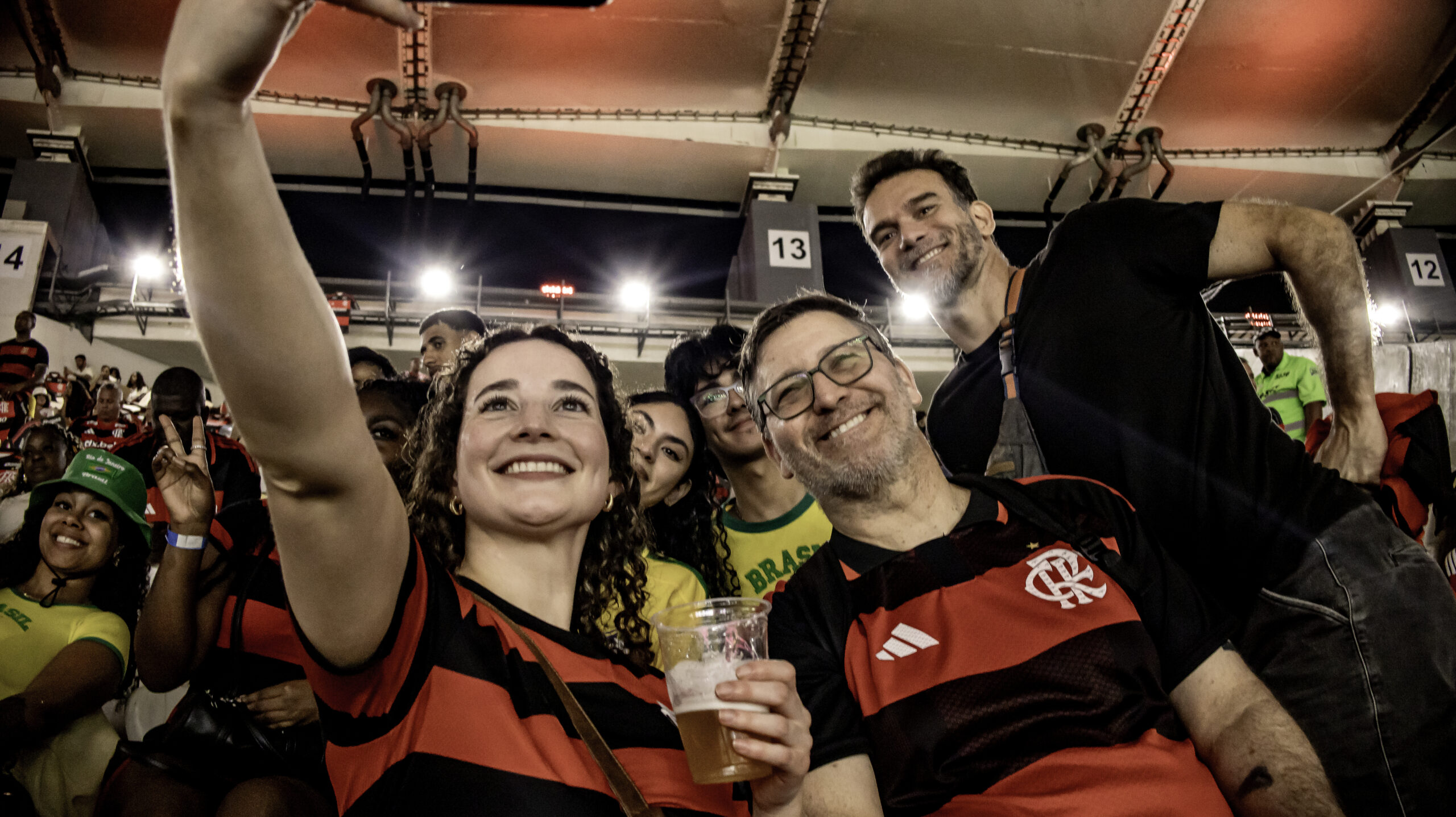 Experiência: Clássico Flamengo x Fluminense no Maracanã com guia local + transfer